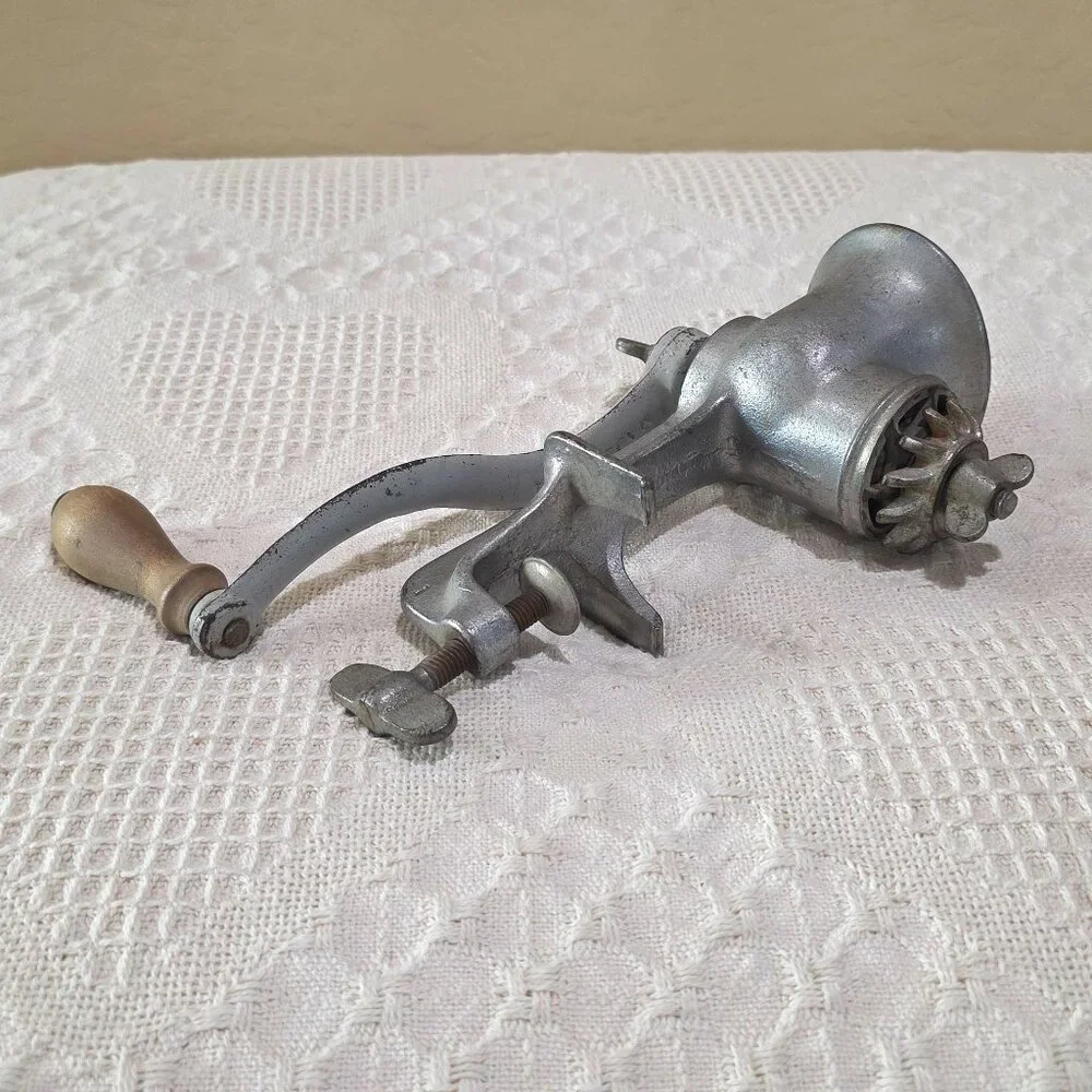Vintage Universal No 2 Meat Grinder Food Chopper Manual Hand Crank USA Cast Iron